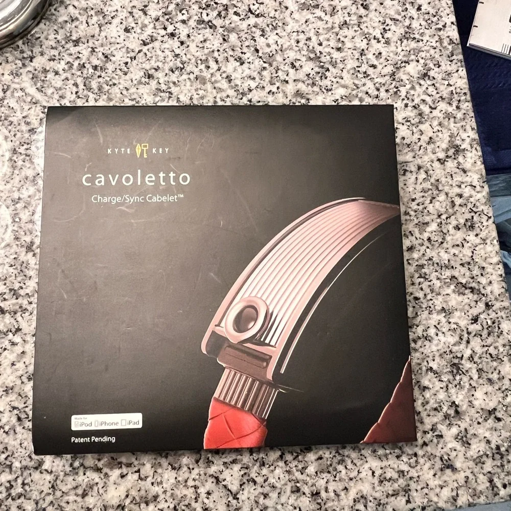 Kyte Key Cavaletto Wearable Charge Sync Cable leather valet Medium